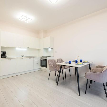 Luxurious And Panoramic Apartments At The Beach In La Mer Complex Golden Sands Bagian luar foto