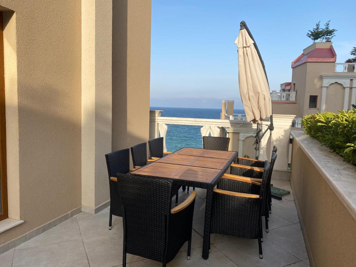 Luxurious And Panoramic Apartments At The Beach In La Mer Complex Golden Sands Bagian luar foto