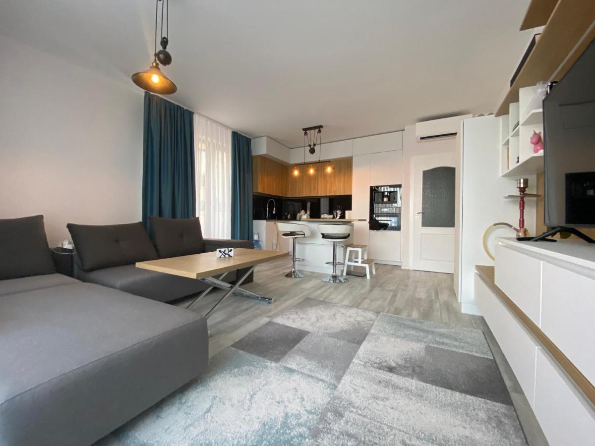 Luxurious And Panoramic Apartments At The Beach In La Mer Complex Golden Sands Bagian luar foto