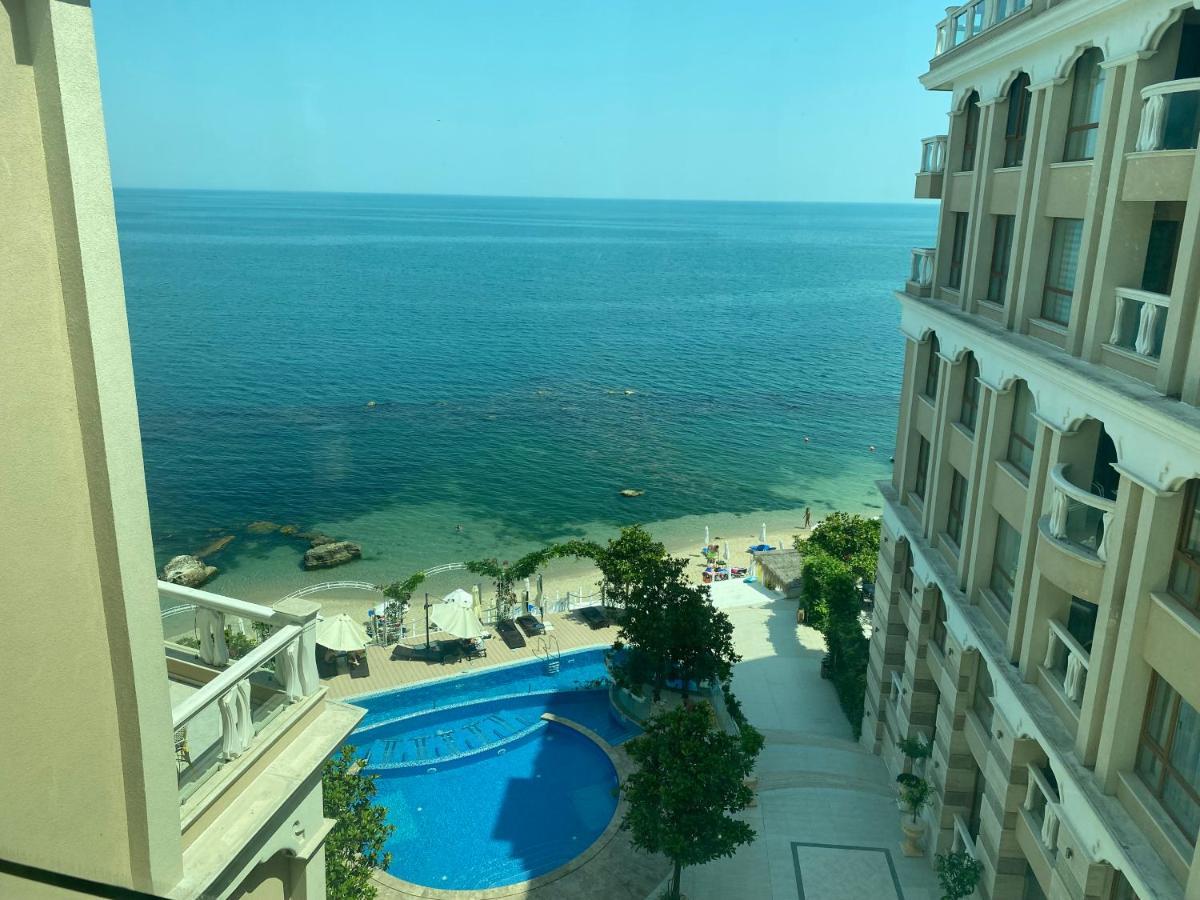 Luxurious And Panoramic Apartments At The Beach In La Mer Complex Golden Sands Bagian luar foto