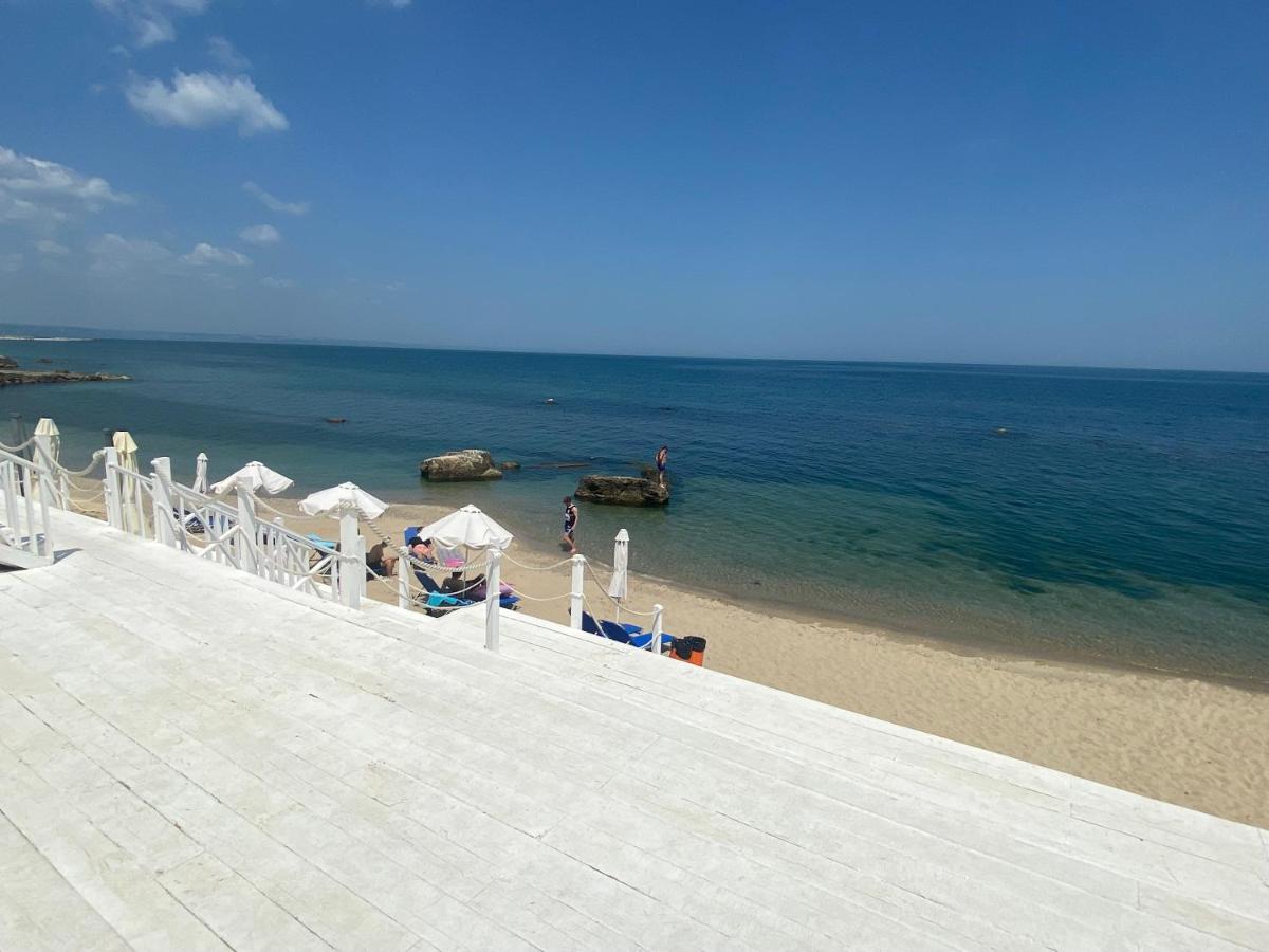 Luxurious And Panoramic Apartments At The Beach In La Mer Complex Golden Sands Bagian luar foto