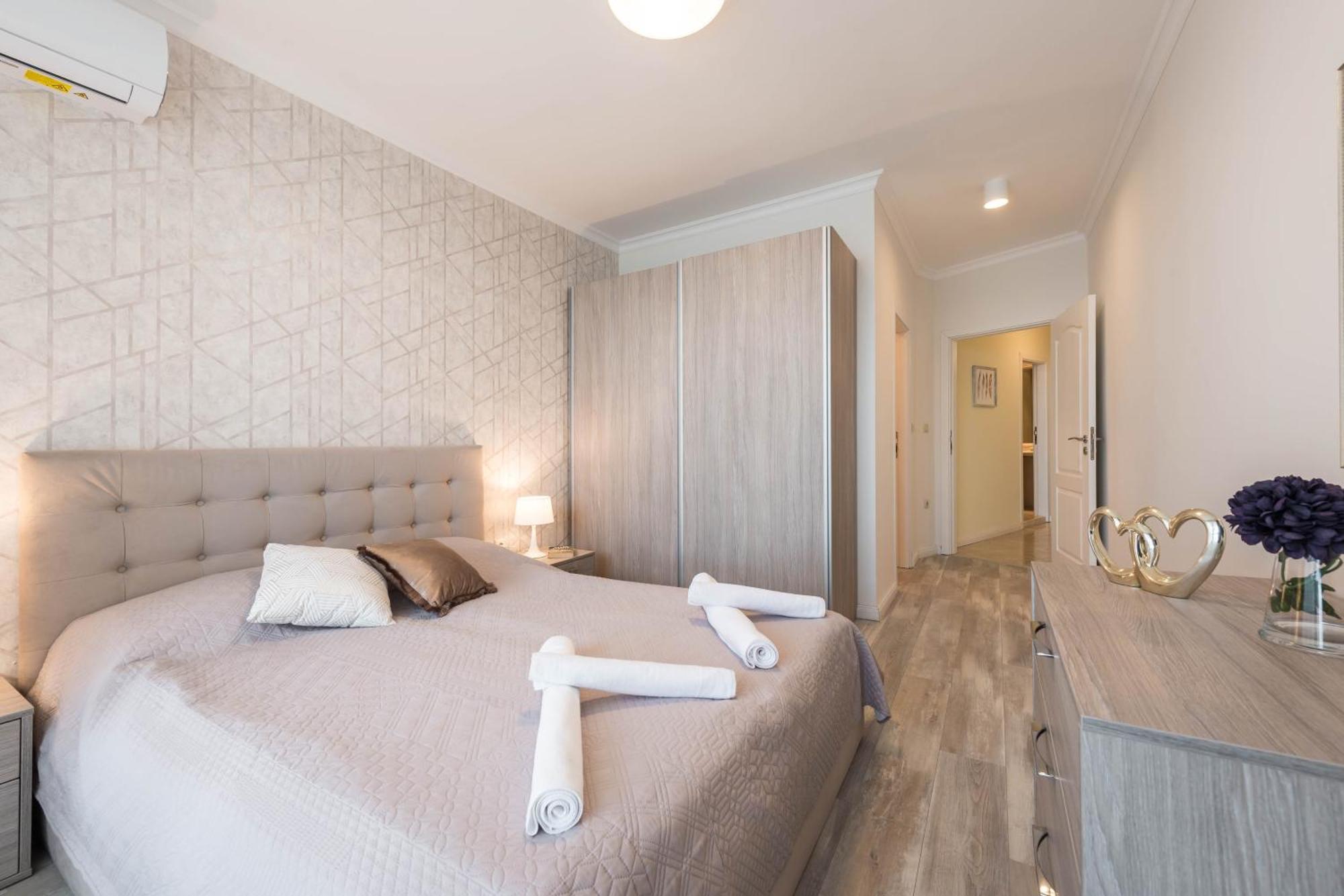 Luxurious And Panoramic Apartments At The Beach In La Mer Complex Golden Sands Bagian luar foto