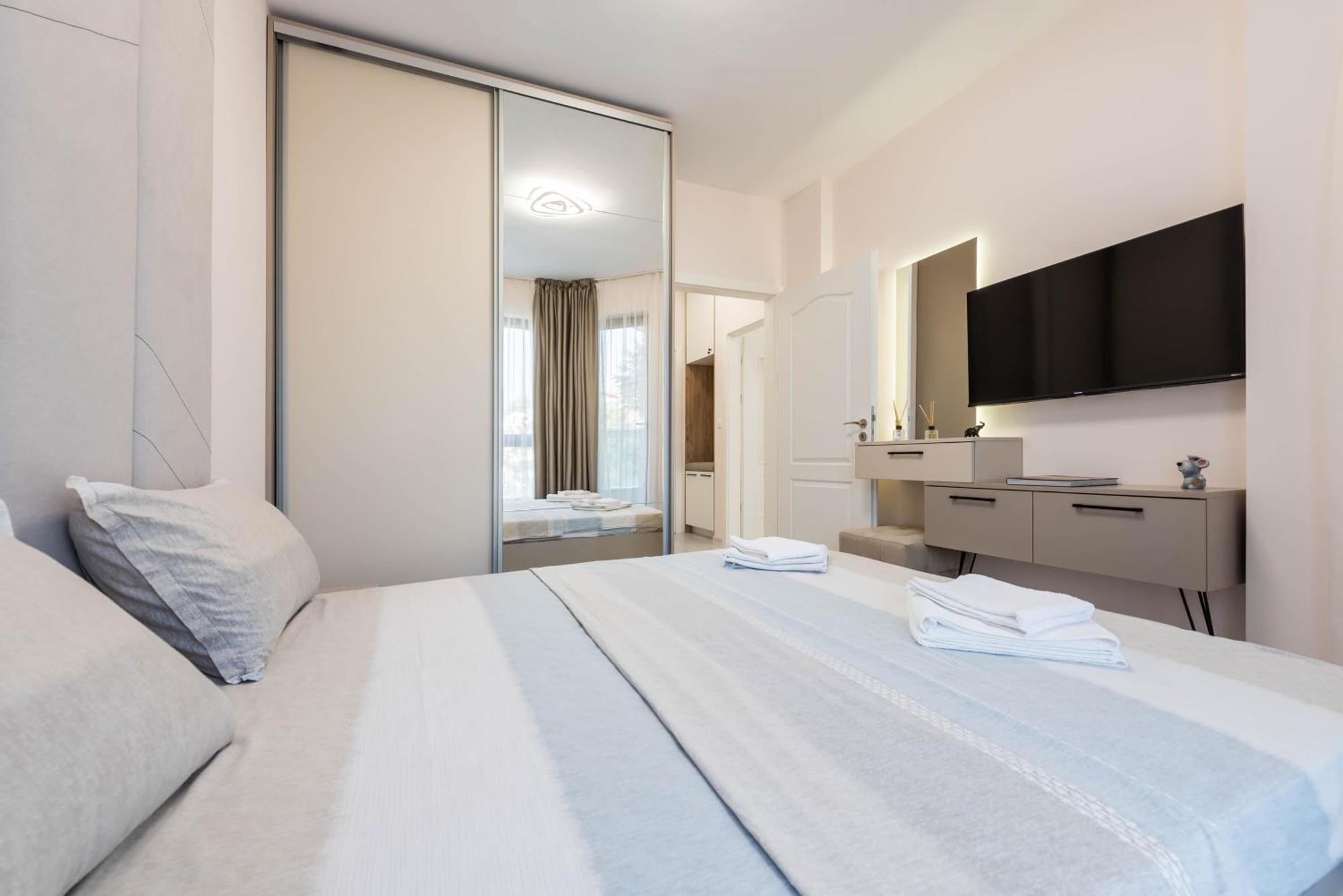 Luxurious And Panoramic Apartments At The Beach In La Mer Complex Golden Sands Bagian luar foto