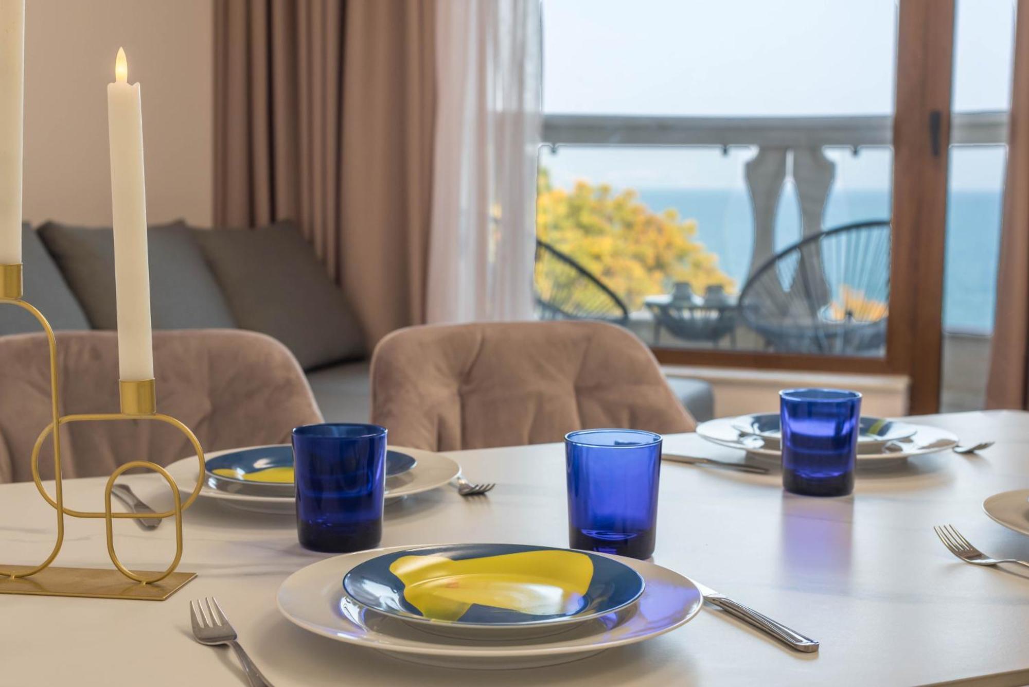 Luxurious And Panoramic Apartments At The Beach In La Mer Complex Golden Sands Bagian luar foto