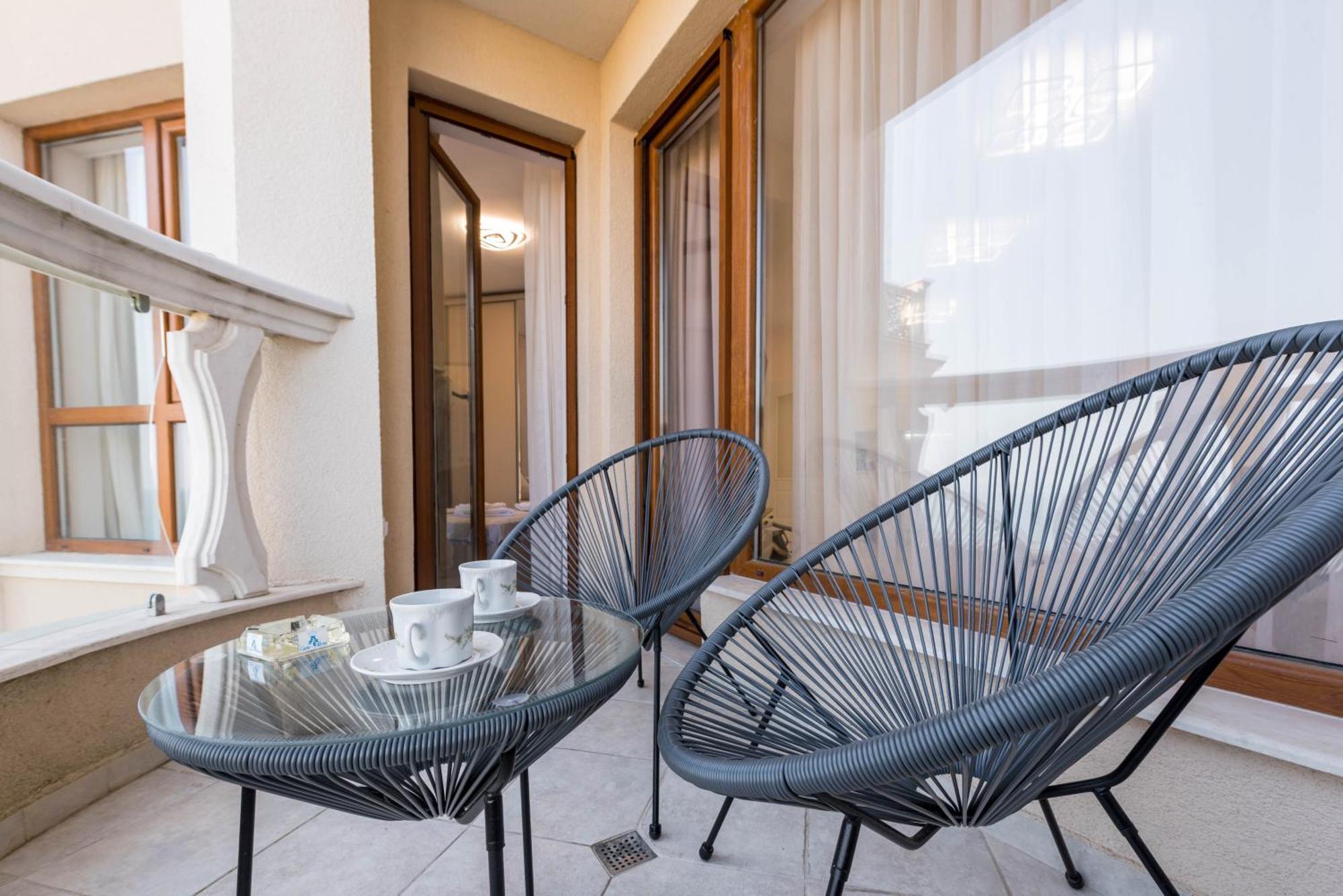 Luxurious And Panoramic Apartments At The Beach In La Mer Complex Golden Sands Bagian luar foto